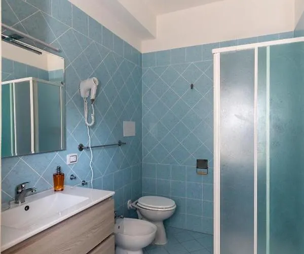 住宿加早餐酒店 La Barcaccia 托尔托拉